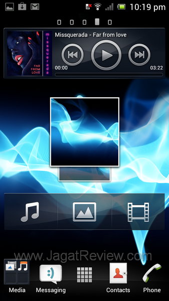 Sony Xperia Neo L Homescreen 4