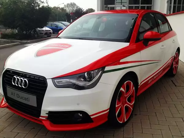 Volkswagen Group Kawinkan Mobil Audi A1 Sportback dengan Ducati 14 Audi A1 Ducati
