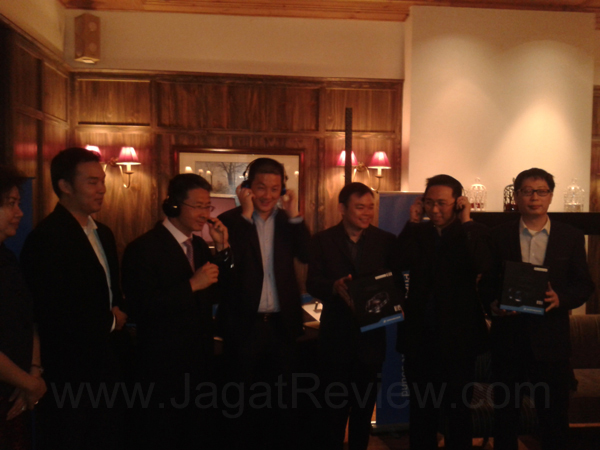 Pose-Bersama Pose Bersama