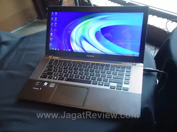 Toshiba Satellite U840W 1