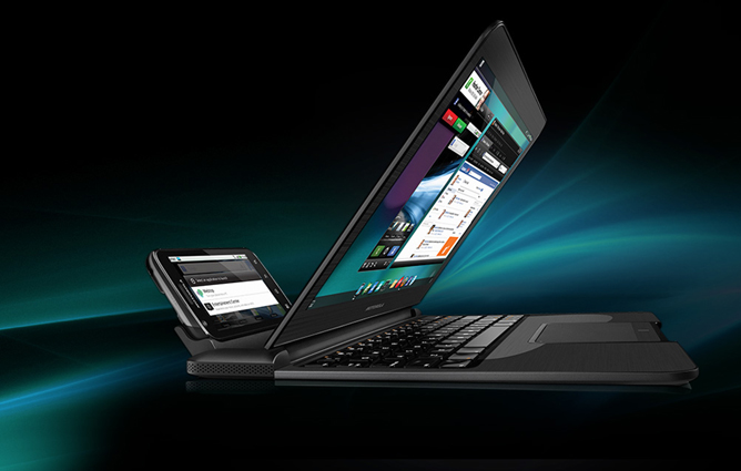 Selamat Tinggal Lapdock dan Webtop 3 motorola lapdock.png