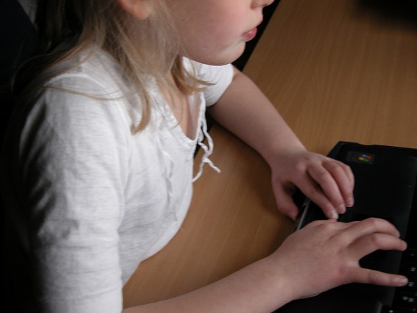 Polisi Menyita Laptop Milik Anak Perempuan Berusia 9 Tahun 1 52770749 a4318d0a7a z