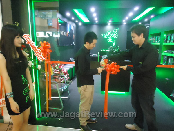 Razer Authorized Service Center (2) Razer Authorized Service Center 2