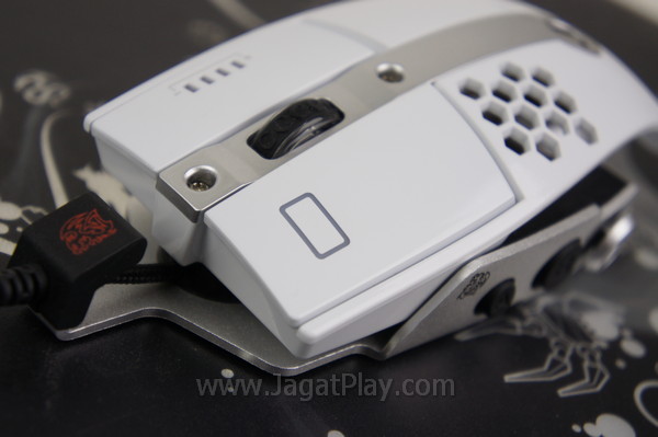 Review Mouse Gaming Thermaltake Level 10 M: Peripheral Elegan Racikan BMW! 8 Thermaltake Level 10 M 21