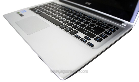 Acer Aspire V5 471PG 8