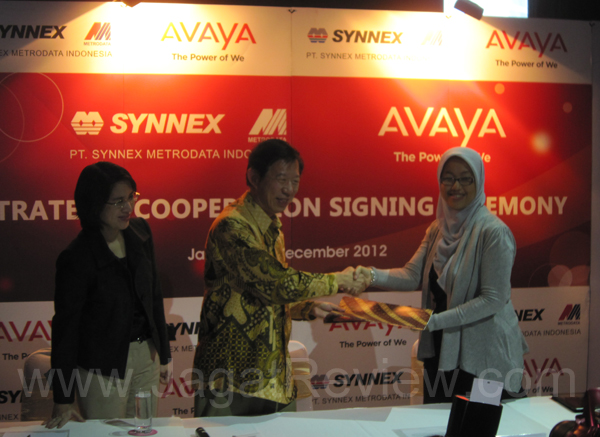 Synnex Metrodata Indonesia Siap Distribusikan Produk Avaya Indonesia 2 Penandatangan