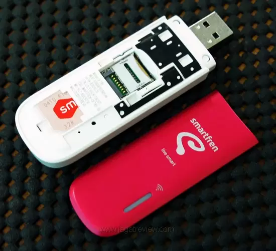 SmartFren USB Modem Wifi DF79B 8