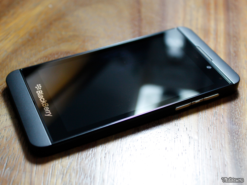 BlackBerry Terbaru Mirip iPhone 5 19 blackberry2