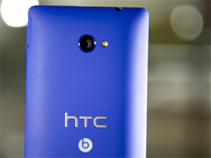 HTC Tolak Hadirkan Phablet Berbasis Windows Phone 8 6 featured