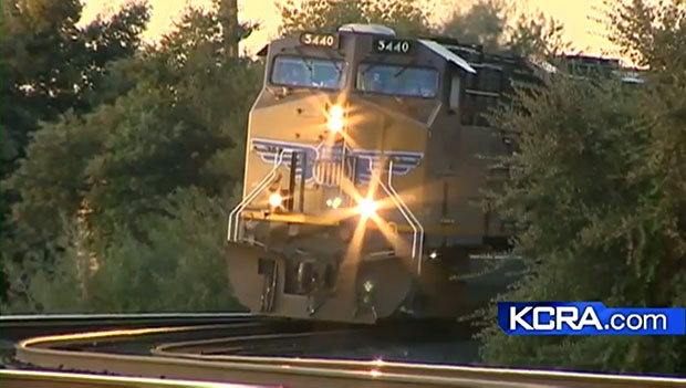 Fotografer Tewas Saat Memotret Kereta 11 train21