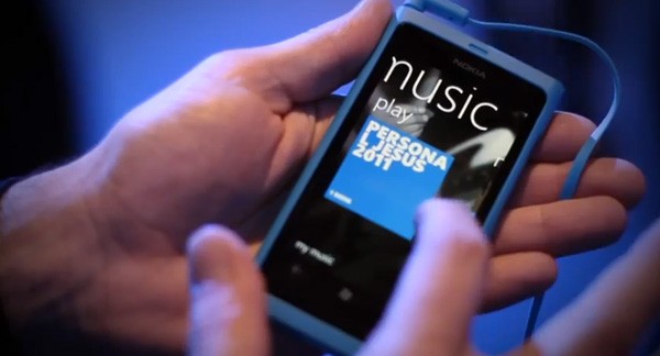 nokia lumia 800 music