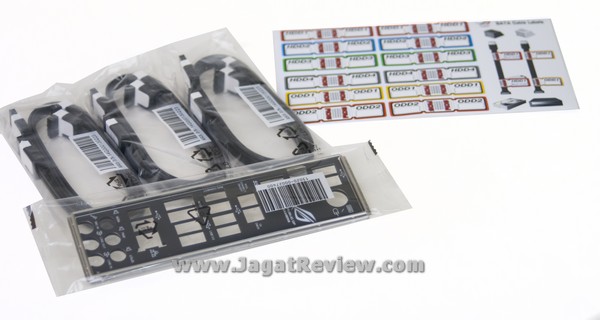 ASUS Crosshair Formula Z Perlengkapan KabelSATA Backpanel