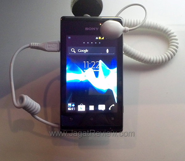 Peluncuran Xperia E Dual