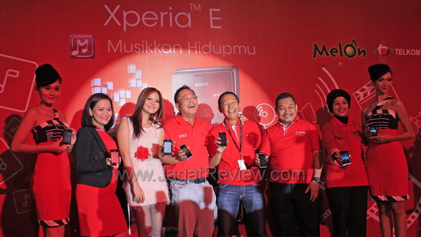 Peluncuran Xperia E Peluncuran Xperia E