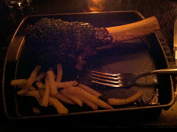 Tips Singkat Memotret Santap Malam Anda Di Restoran Dengan Etis 5 low light