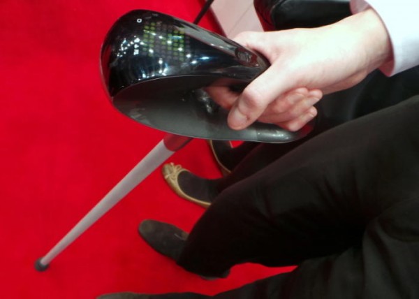 Inilah Tongkat Berjalan dengan Sistem GPS untuk Para Manula 1 FujitsuCane 1