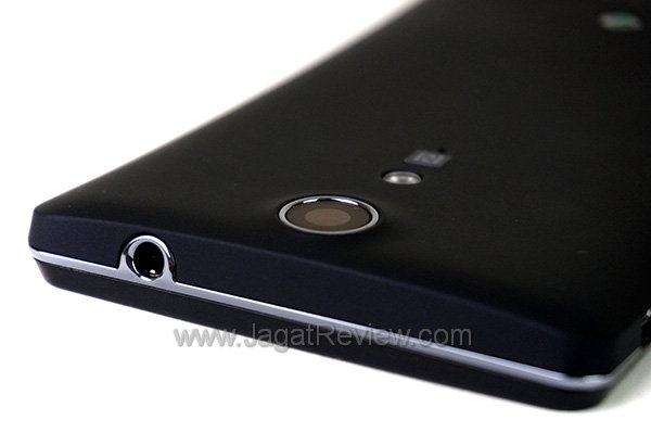 Sony XperiaTX - Bagian Atas Sony XperiaTX Bagian Atas