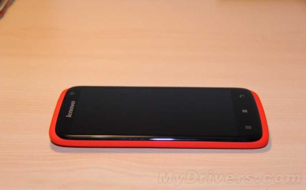 Lenovo Persiapkan S920 dan S820 dengan Prosesor Quad-Core 10 lenovo s820 01