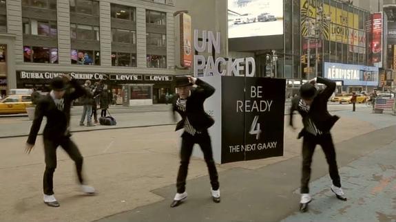 Samsung Memperkenalkan Galaxy S4 dengan Flashmob 17 samsung galaxy s iv flash mob