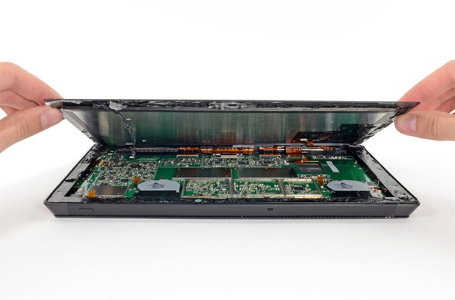 Surface Pro, Tablet yang Paling Susah Diperbaiki 17 surfaceproteardown