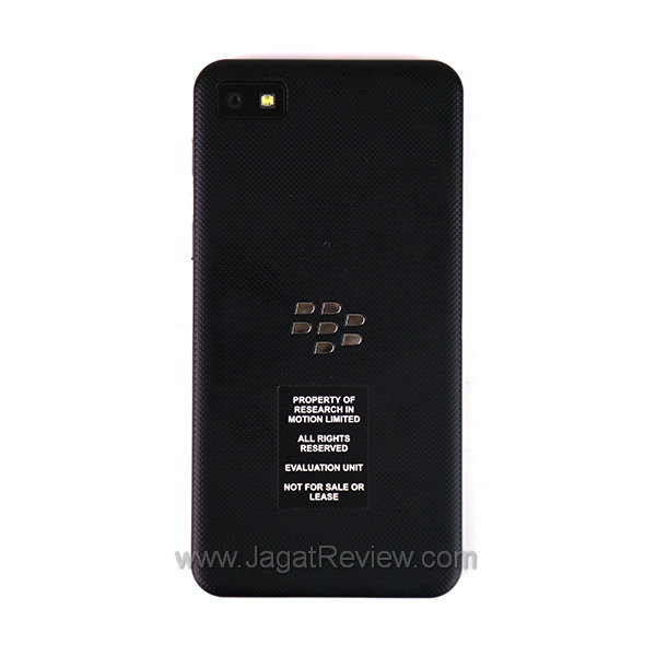 Blackberry Z10 - Tampak Belakang Blackberry Z10 Tampak Belakang