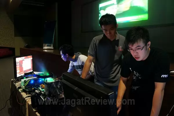 JagatOC Team Berikan Seminar Extreme Overclocking di Universitas Bina Nusantara 7 DSC09632s
