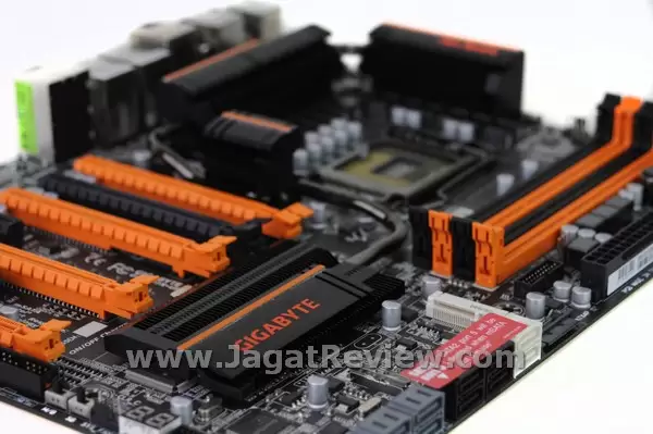 Review Motherboard Gigabyte Z77X-UP7: Si Orange Legenda Overclocking Telah Kembali 3 Gigabyte Z77X UP7 Aufmarker31