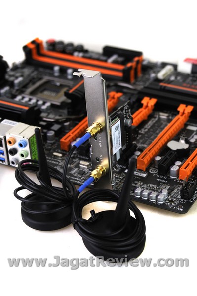 Gigabyte Z77X UP7 Board Fitur Onboard WiFi