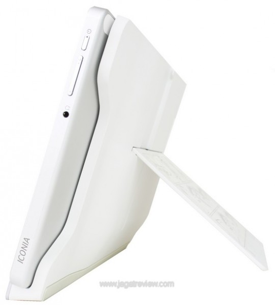 Review Acer Iconia W700: Tablet dengan Kinerja Tinggi 2 Acer Iconia W700 2