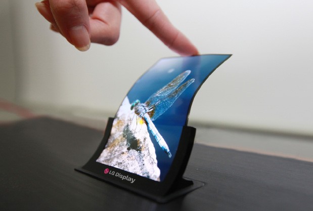 LG Batal Hadirkan Smartphone Berlayar Fleksibel Tahun ini 2 Panel LG Fleksibel