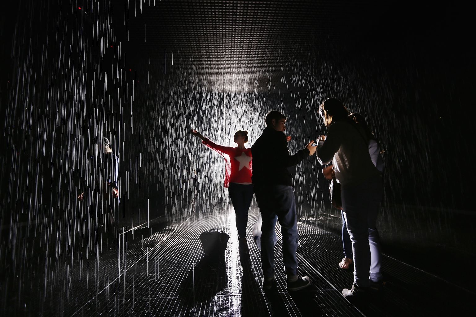 interactive rain room exhibit allows 20130515 143010 178