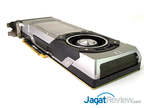 Review NVIDIA GeForce GTX 770: GTX 680 Dilahirkan Kembali dengan Performa Lebih Kencang 1 nvidia geforce gtx 770 card 04
