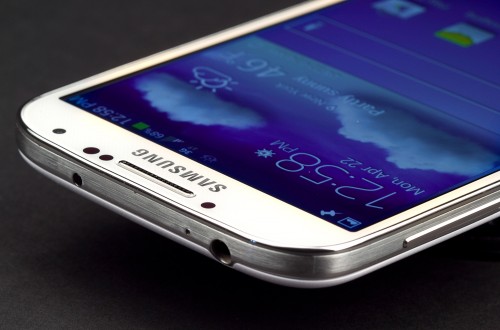 Samsung Cetak Rekor Baru Atas Laba Perusahaan Berkat Galaxy S4 1 samsung-galaxy-s4-polycarbonate-body-macro