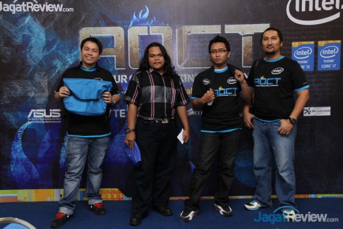 Tiga peserta yang berhasil mencatatkan BCLK Core i5-4670K tertinggi dengan menggunakan motherboard Asus GRYPHON Z87.