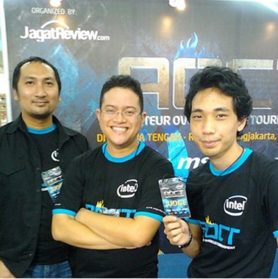 AOCT 2013 Resmi Dimulai! 3 Para dewan juri AOCT 2013: Kiri-Kanan; Dedy Irvan, Alva “Lucky_n00b” Jonathan, Richard Sutanto