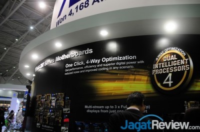 Computex 2013 Booth Raid: ASUS 23 ASUS303