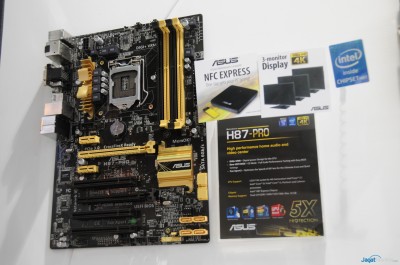 Computex 2013 Booth Raid: ASUS Motherboard 9 ASUS_Mobo_BHS_3144