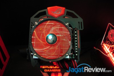 Computex 2013 Booth Raid: ASUS Republic Of Gamer Motherboard 6 ASUS_ROG_BHS_4160