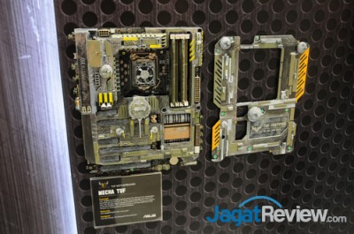 Computex 2013 Booth Raid: ASUS Motherboard TUF Series 4 ASUS_TUF_BHS_3131