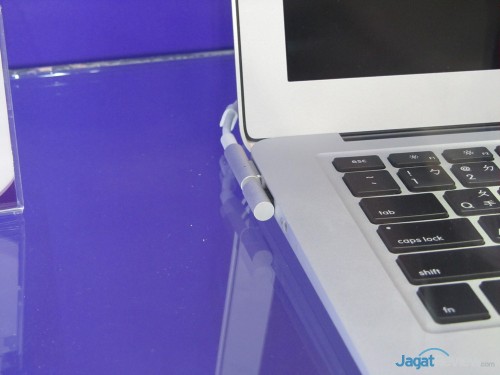 Apotop Booth Raid - Computex 2013 (2)