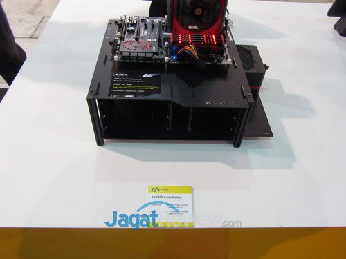 Computex 2013 Booth Raid: Avexir 8 Seri Core dapat penghargaan Design and Innovation Award.