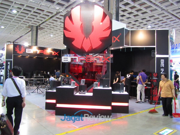 Computex 2013 Booth Raid: BitFenix 9 BitFenix Booth Raid Computex 2013 1
