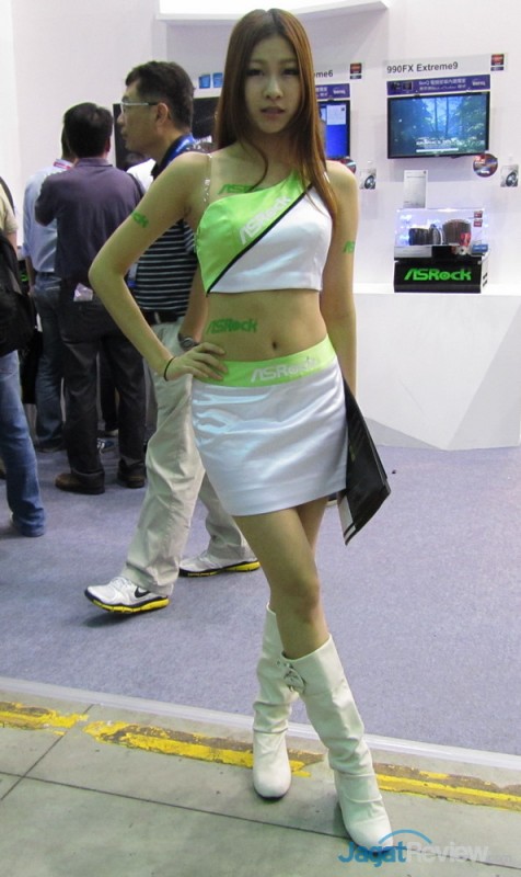 Booth Babes - Day 4 (10)