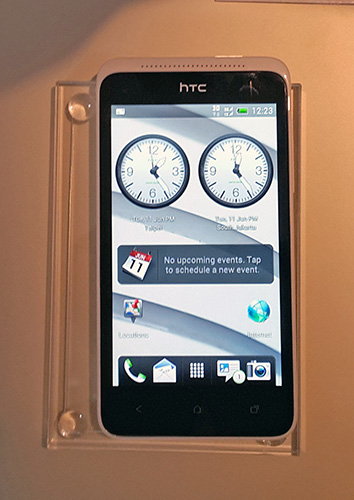 Smartfren Meluncurkan Jajaran Smartphone Baru! 7 HTC One SC