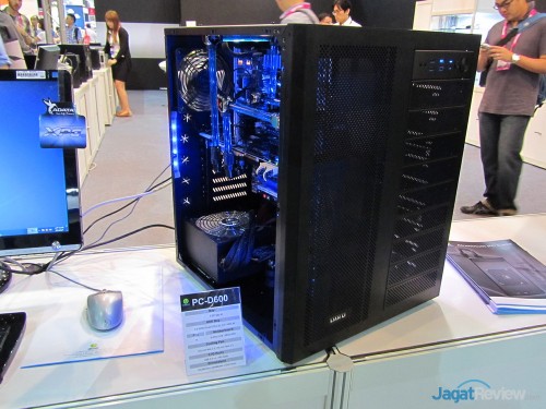 Computex 2013 Booth Raid: Lian Li 8 Lian Li Booth Raid - Computex 2013 (12)