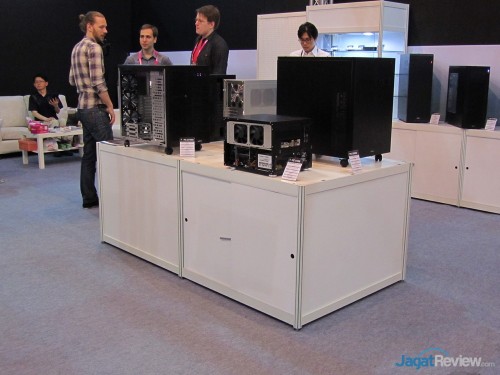 Computex 2013 Booth Raid: Lian Li 3 Lian Li Booth Raid - Computex 2013 (20)