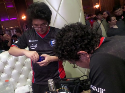 Kompetisi Overclocking Computex 2013 Tengah Berlangsung 2 Lucky_n00b dan Coldest.