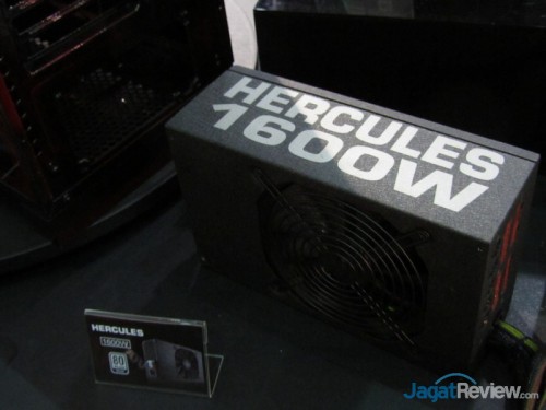 Computex 2013 Booth Raid: Rosewill 10 Rosewill Booth Raid - Computex 2013 (16)
