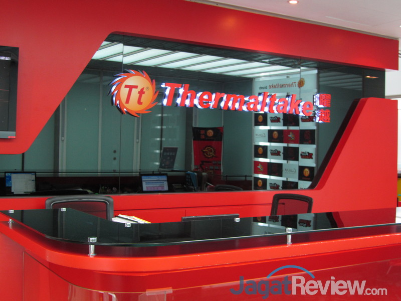 Thermaltake HQ Tt eSPORT Store Tour 50