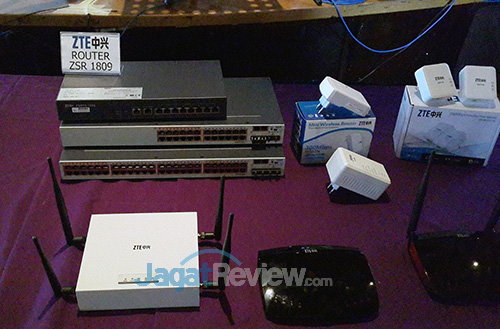 ZTE Jalin Kerjasama untuk Perangkat Network Enterprise 5 ZTE Router ZSR1809